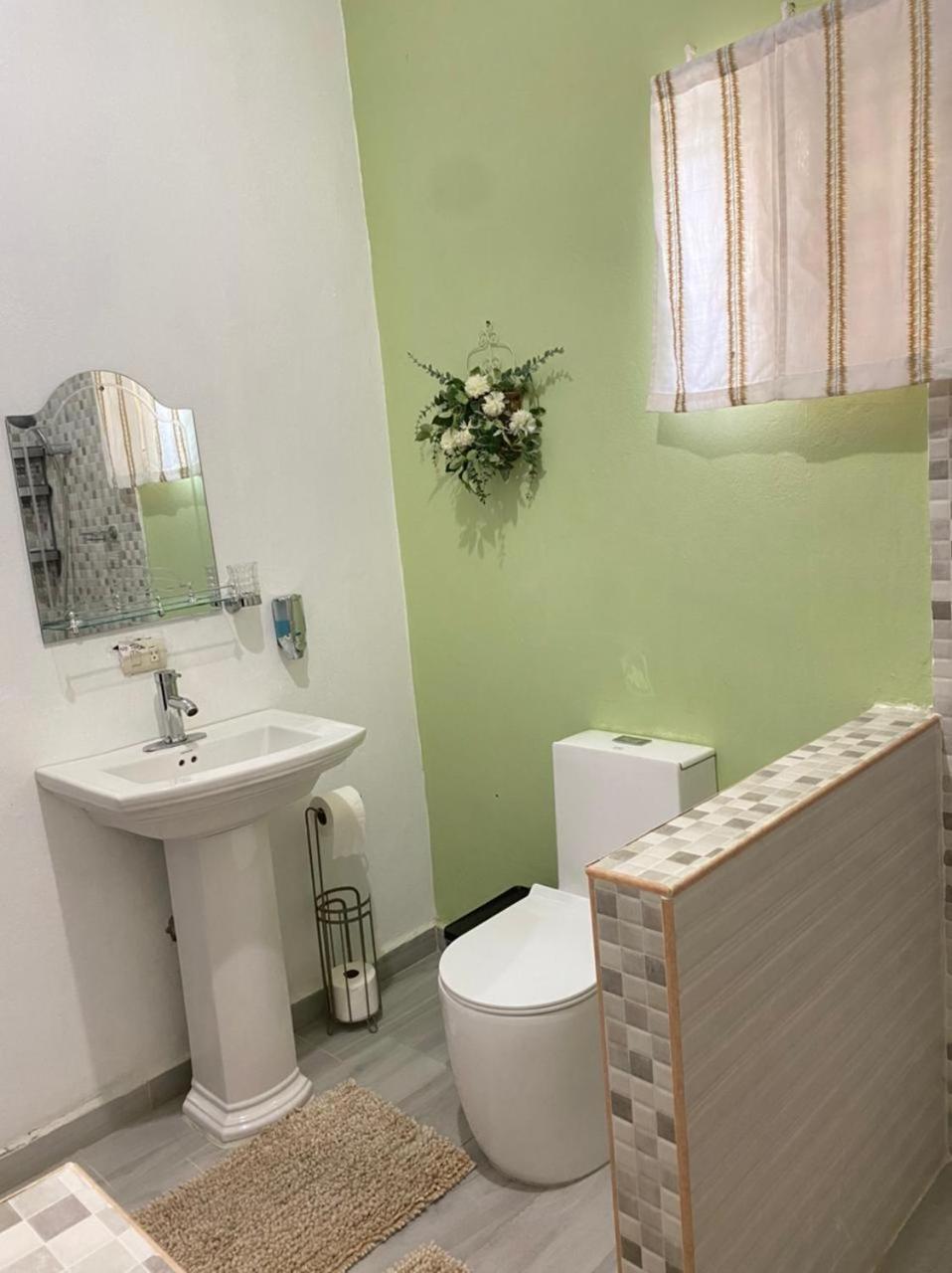 Only Room By Merengue House, 8 Minutos Airport Monte Adentro  Exterior photo